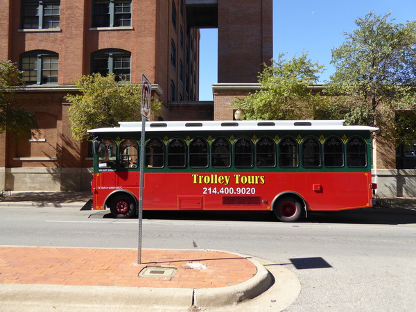 JFK tour bus